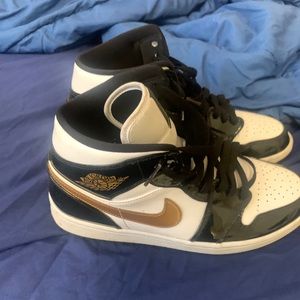 Air Jordan 1s high top